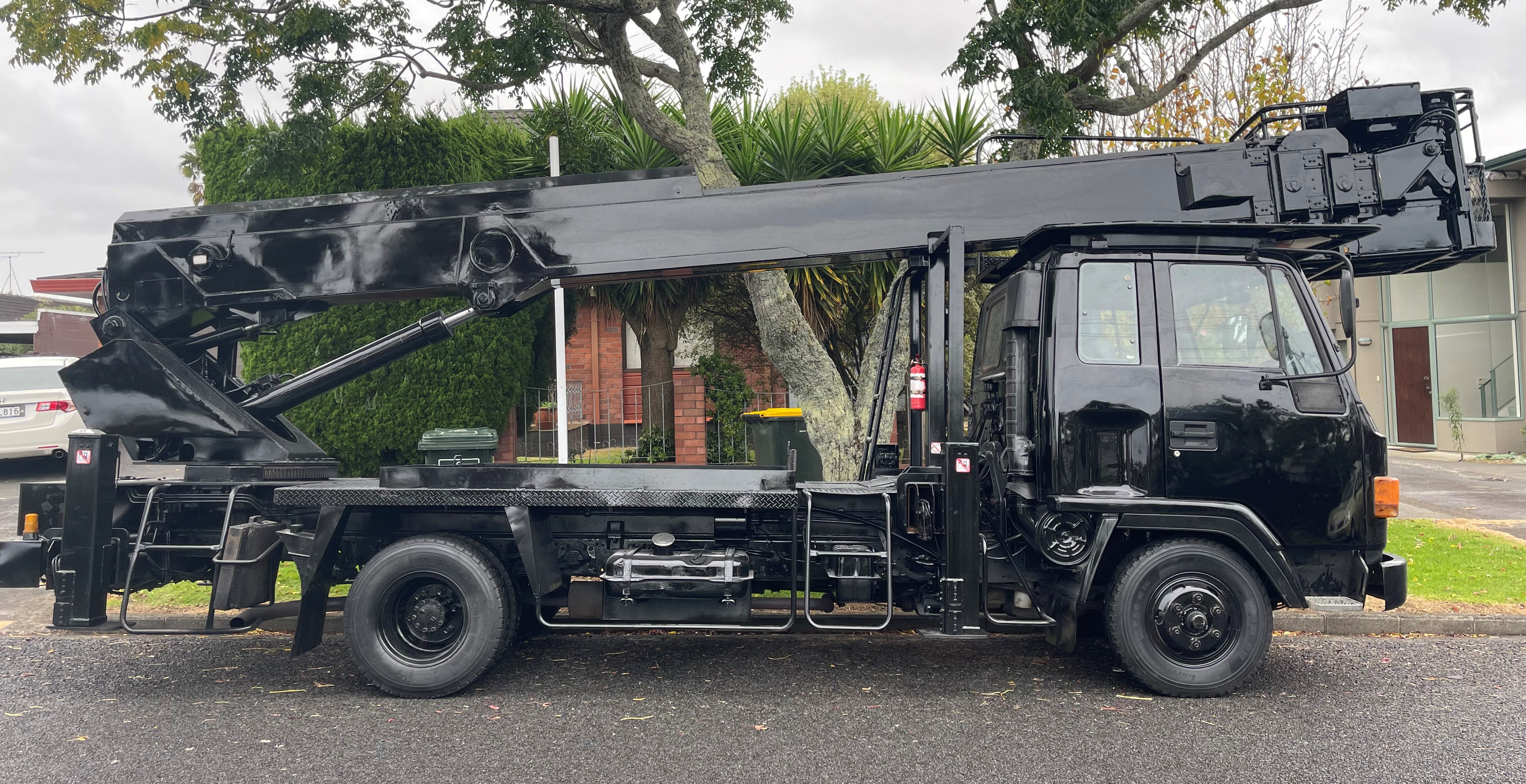 cherrypicker truck